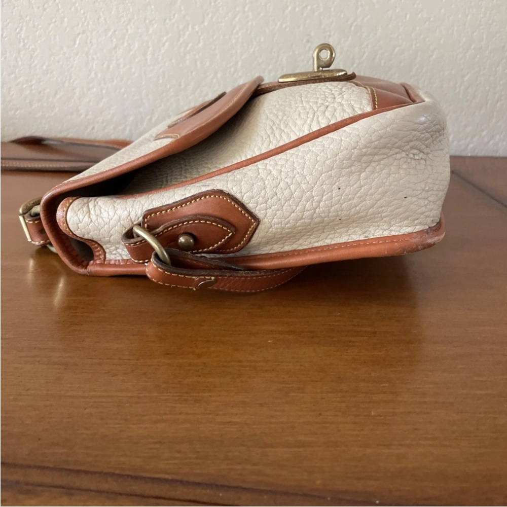 Vtg. Dooney & Bourke Surrey Satchel Crossbody Leather Pebble Grain Cream/Cognac - Picture 6 of 16